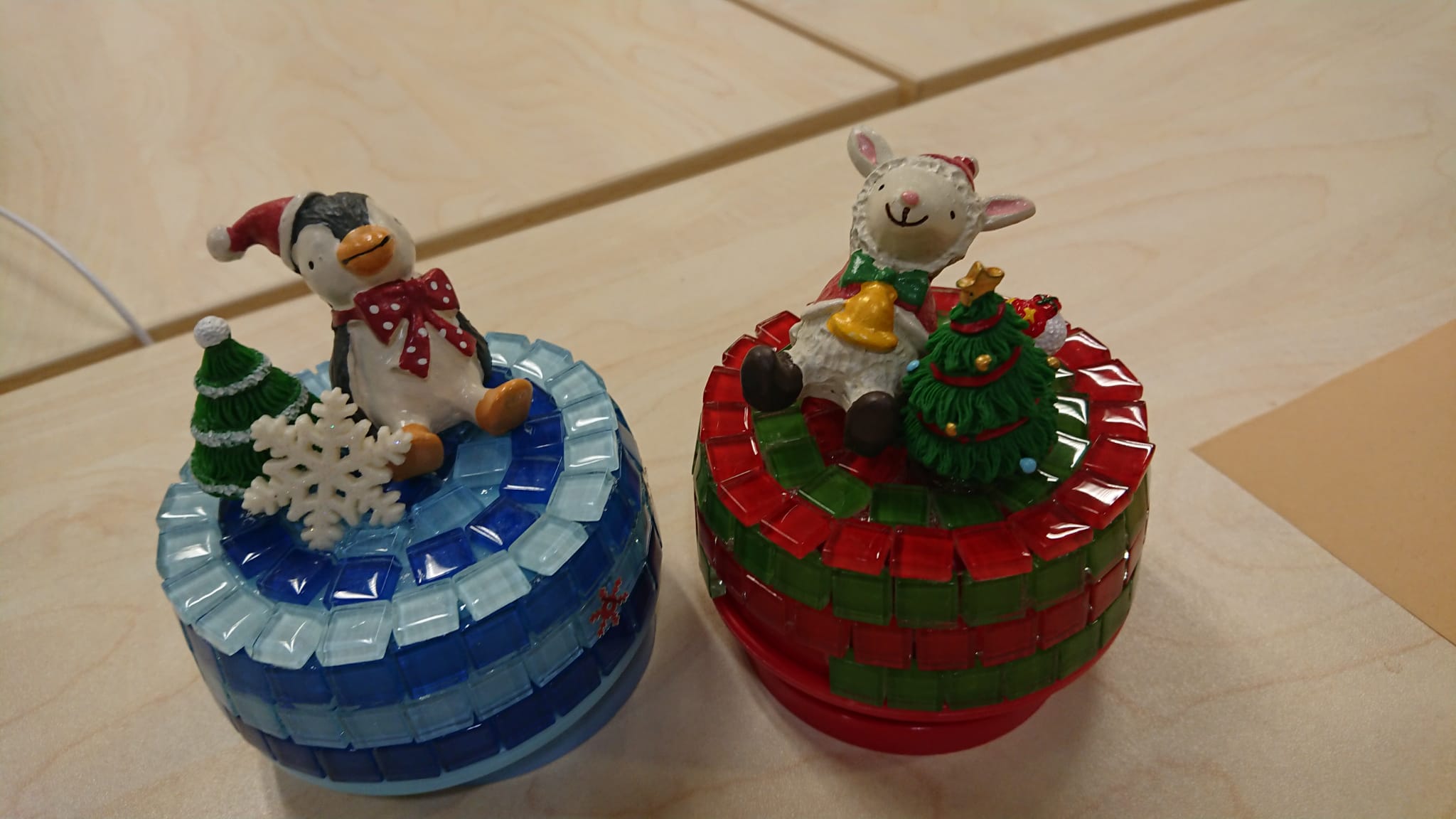 Christmas Mosaic Music Box Workshop
